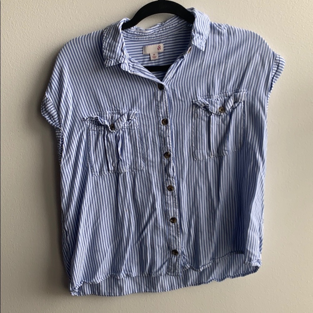 Women’s Blouse Size  Small